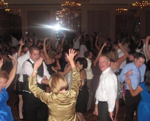wedding party dancing